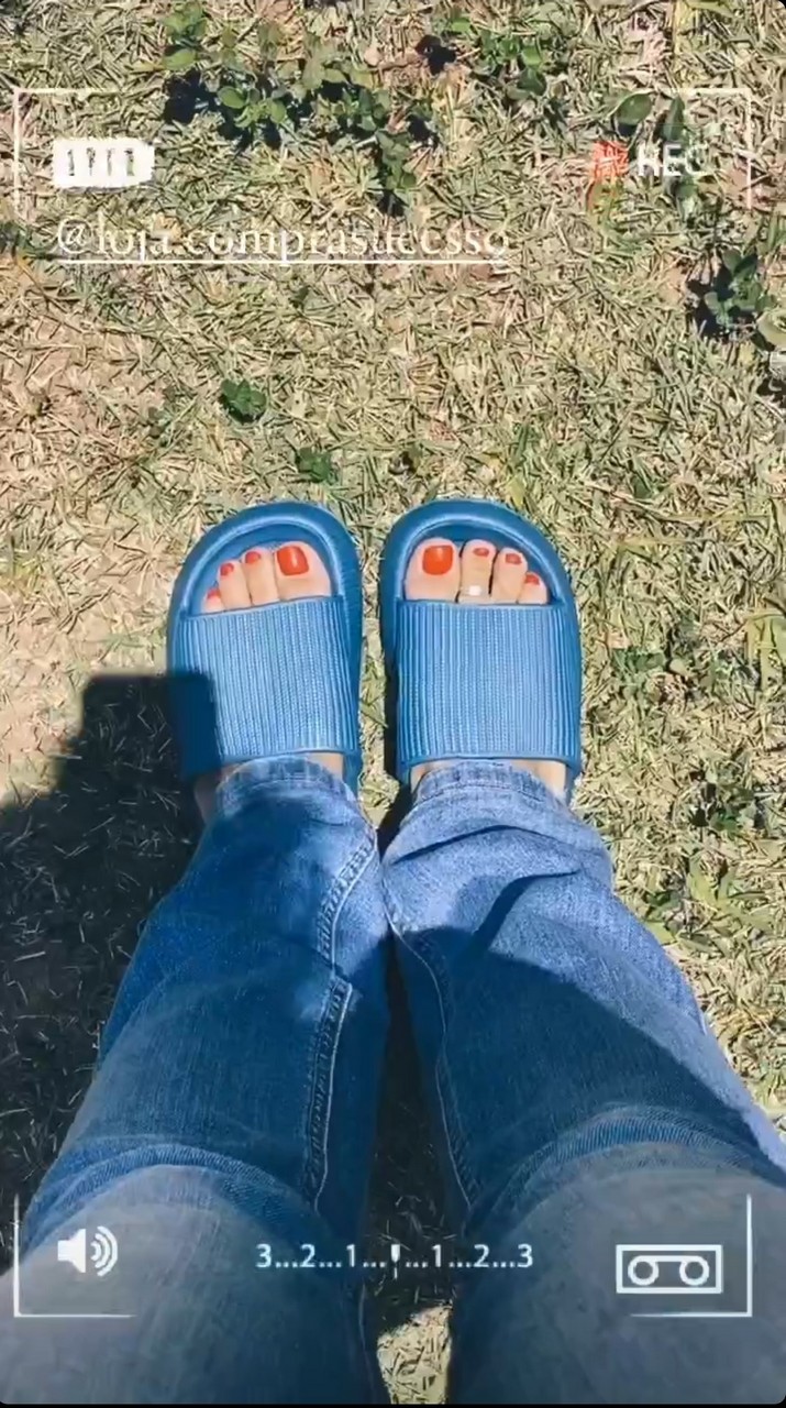 Julia Foti Feet
